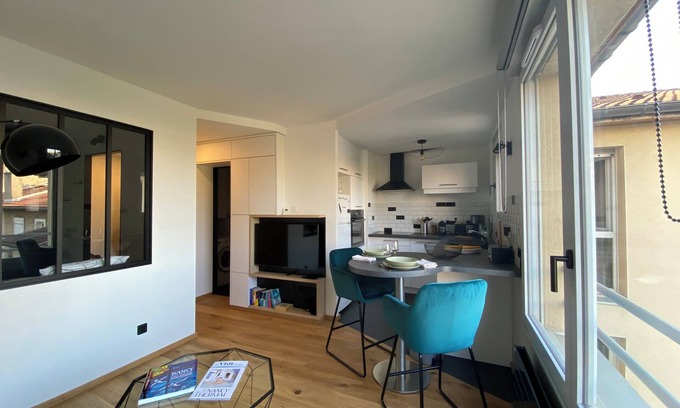 Poincare - Foch - Anatole France - Croix de Bourgogne Apartamento | Beau Studio Cosy Proche des Thermes