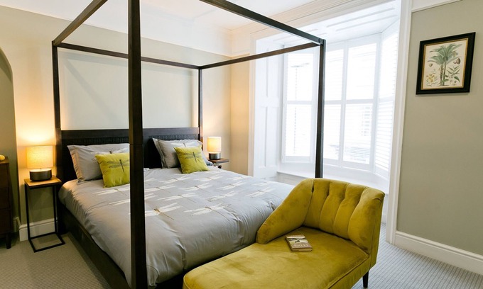 Beaumaris Apartamento | Beau Townhouse - a coastal that sleeps 10 guests in 5 bedrooms