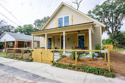 Pigeon Point Casa | Beaufort Cottage in Pigeon Point Near Downtown Beaufort and Paris Island