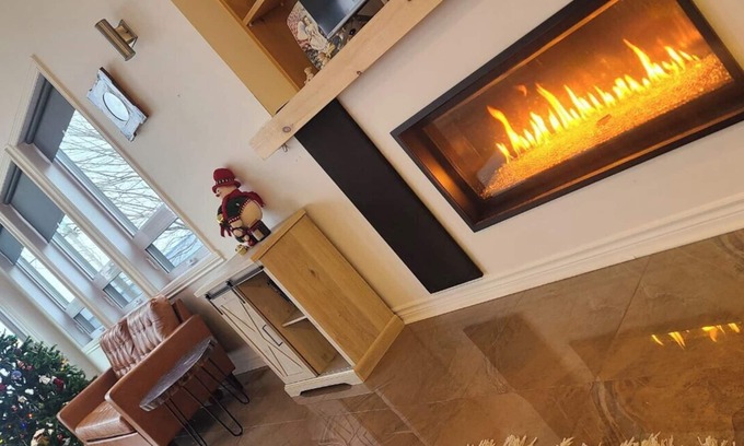 Salaberry De Valleyfield Casa | Beautiful spacious river view house, direct access to regional park