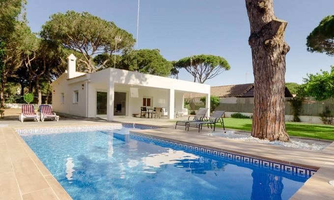 Chiclana de la Frontera Casa | Beautiful Villa La Barrosa with pool, only 3km. from beach & golf courses