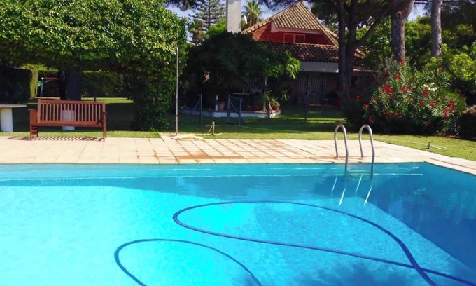 Los Gallos-Cerromolino Chalet De Esquí | PRECIOSO CHALET EN CHICLANA DE LA FRONTERA