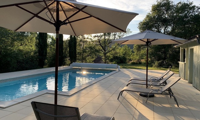 Saint-Antonin Noble Val Cabaña | Hermosa casa rural de piedra con piscina junto al río cerca de Saint Antonin Noble Val