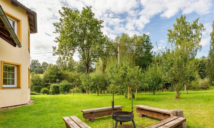 Dolni Kalna Apartamento | Bonito apartamento para 6 personas con WIFI, piscina privada, TV, terraza y aparcamiento