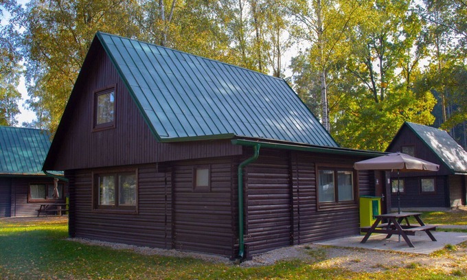 Hradec Kralove Casa | Bonito apartamento en villa para 12 personas con WIFI, TV, patio, mascotas permitida y aparcamiento