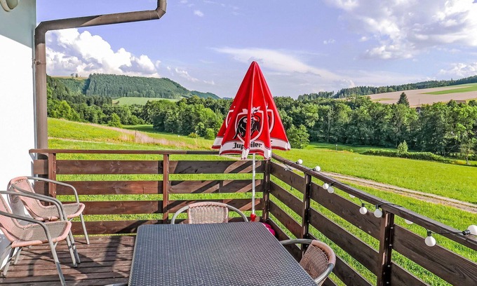 Starkov Casa | Estupenda casa de vacaciones privada con WIFI, piscina, TV, patio, vista panorámica, aparcamiento