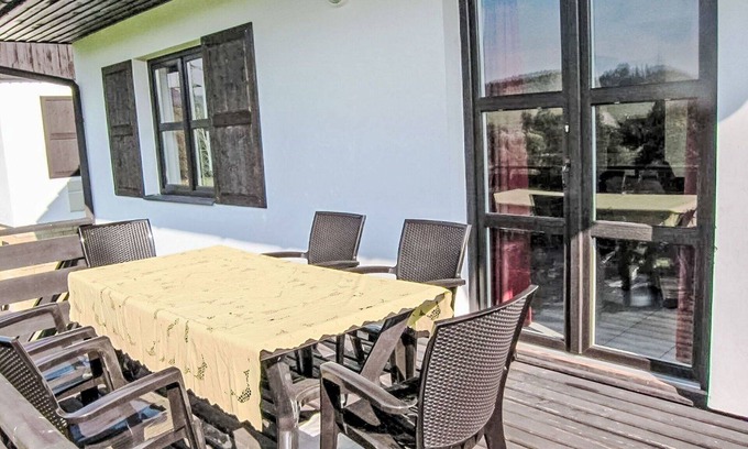 Starkov Casa | Estupenda casa de vacaciones privada con piscina, WIFI, TV, patio, vista panorámica, aparcamiento