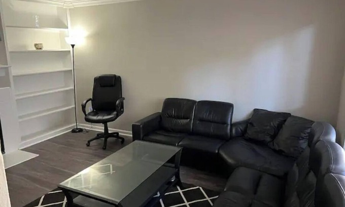 George Bush Park/Eldridge Apartamento | Beautiful 1-bedroom Townhome with nice amenities.
