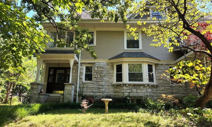Kansas City Casa | Beautiful 120 year old home in downtown Kansas City.