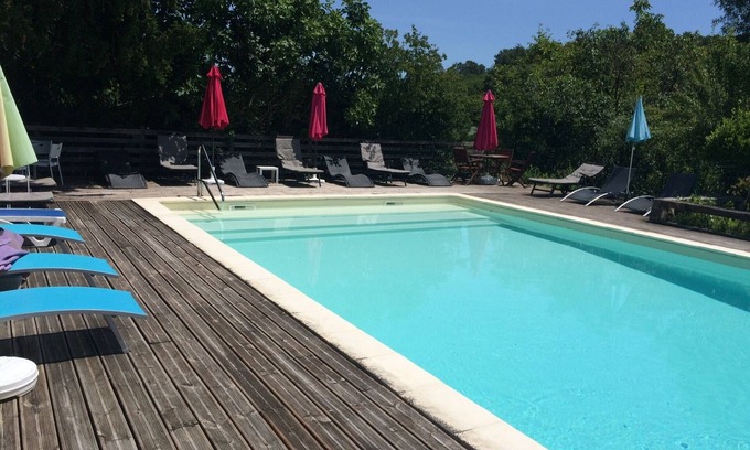 Pillac Casa | Hermosa casa de correos del siglo 12 con piscina privada para 25 personas en 13 habitaciones.