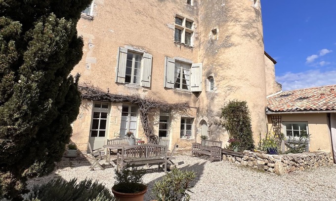 Rions Casa | Beautiful 16th century residence with swimming pool