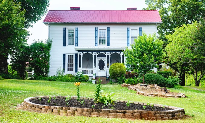 Sweetwater Casa | beautiful 1859 pre civil war estate, located between Chatanooga and Knoxville.