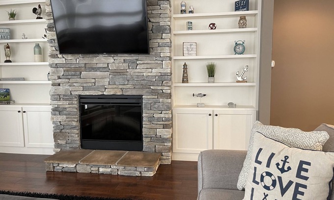 Arnolds Park Condominio | Beautiful 1st floor corner condo in the Brooklyn Bridge Building at Bridges Bay!