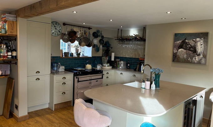 Stratton Audley Cabaña | Beautiful luxurious cottage in idyllic country village, Bicester, Brackley,