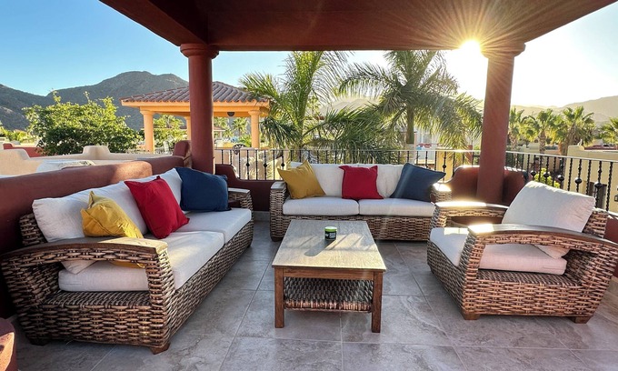 Nopolo Casa | Hermosa casa de 2 dormitorios y 2 baños a pasos de la playa y piscinas en la bahía de Loreto