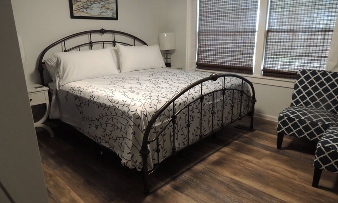 Port Clinton Casa | Beautiful 2 bed 2 bath recent renovation