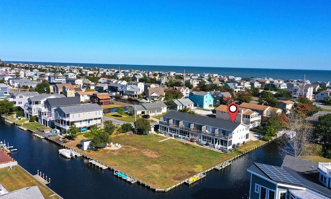 South Bethany Casa | Beautiful 2 bed Townhouse in Bayshore Breeze! Close to State Park Beaches! Dock, Beach Town, Restaurants and More!