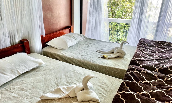 Elappara Cabaña | Beautiful 2 bedroom w/ garden and s
