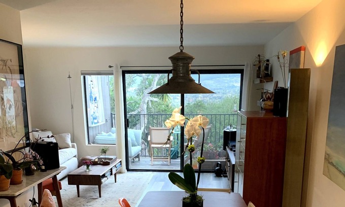 Alta Mesa Condominio | Beautiful 2 Br, 1.5 Bath Mesa Condo with Mountain Views