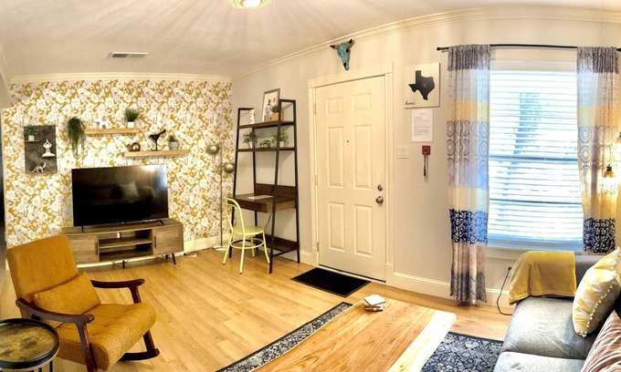 South River City Apartamento | Beautiful 2 King Beds. Close to everything.