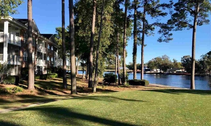 Myrtle Beach Condominio | Hermoso condominio en planta baja 2B / 2B en Riverwalk por el campo de golf Arrowhead