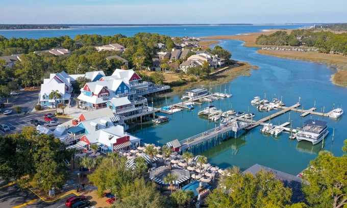 South Beach Condominio | BEAUTIFUL 2BR VILLA WITH PATIO STEPS TO BEACH & SOUTH BEACH HILTON HEAD