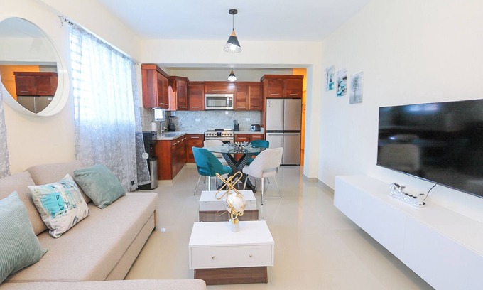 San Cristobal Apartamento | Beautiful 2Bd/2bath apt W. AC, Garage & roof top