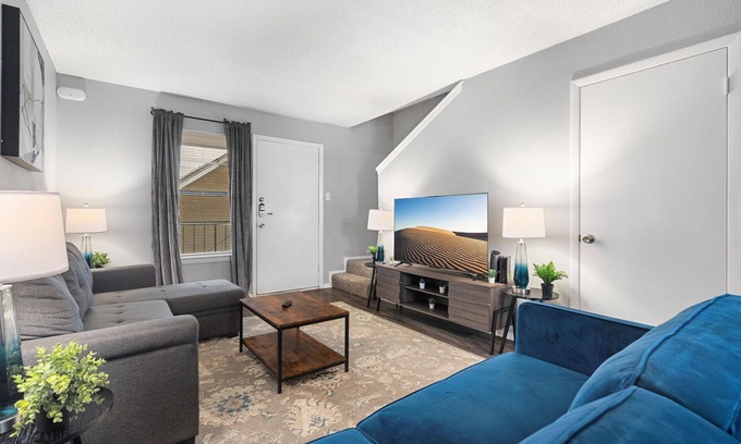 Hancock Apartamento | Beautiful 2BR/1BA 5 Mins to UT 3786