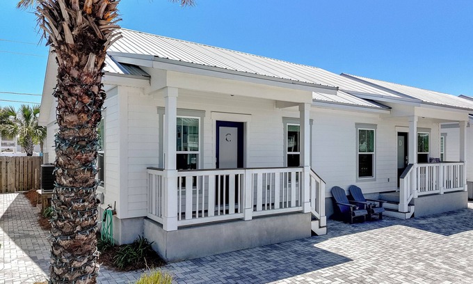 Mexico Beach Casa | Beautiful, 2BR/2BA-beachside coastal cottage house, steps to the beach