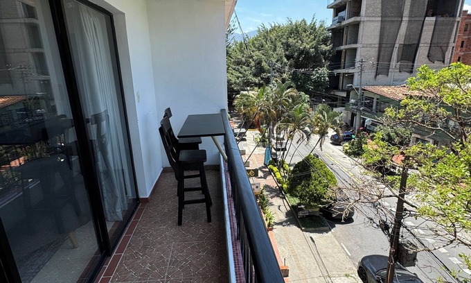 Laureles - Estadio Apartamento | Beautiful 3-bed 2-bath aptartment on la 70 with Air conditioning