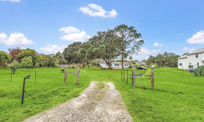 St. Cloud Casa | Beautiful 3 bed,2 bath Mobile home near Lake Nona and Medical City on 1.5 acres