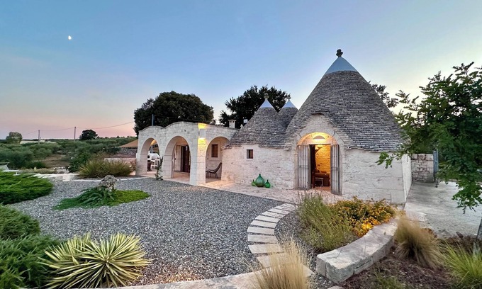 Martina Franca Villa | Beautiful 3 bed trullo with pool, stunning view, 5 minutes from Alberobello