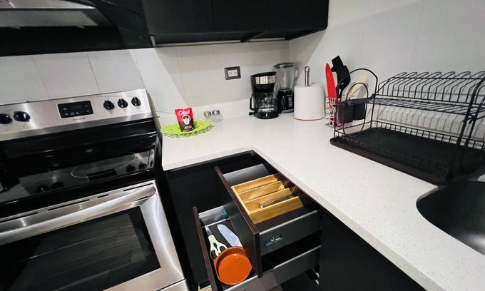 Zona 11 Apartamento | Beautiful 3-bedroom apartment near airport