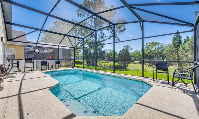 Haines City Casa | Beautiful 3-bedroom house, with private pool, facing golf course
