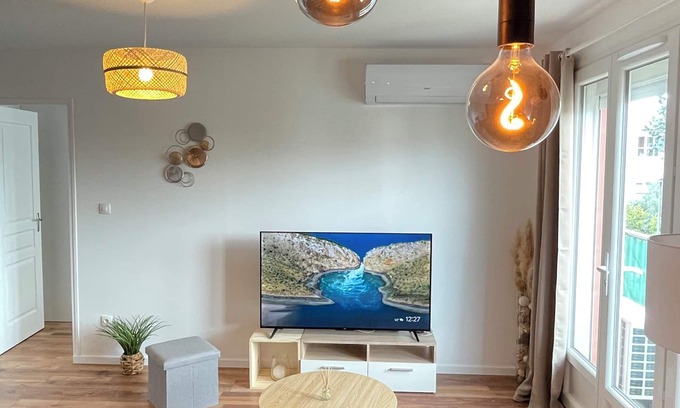 Meyzieu Centre Apartamento | Beautiful 3-room apartment near EUREXPO/OL VALLÉE