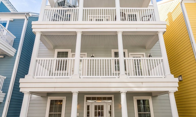 Fenwick Island Casa | Hermosa 3 pisos Ocean-Block Home For Rent