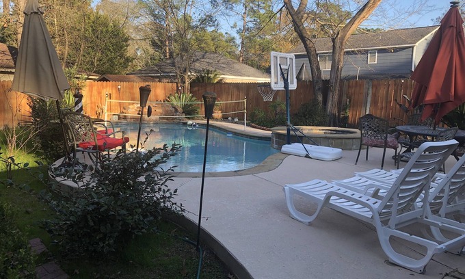 Conroe Casa | Beautiful 3500 ft.² golf course home