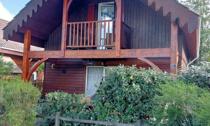 Hourtin Port Chalet De Esquí | Beautiful 4/6-bed chalet, close to the lake and children's island.