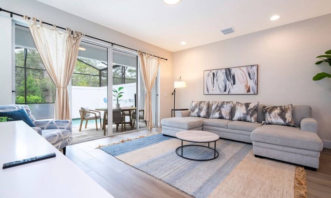 Four Corners Apartamento | Beautiful 4-bedroom House with Splash Pool