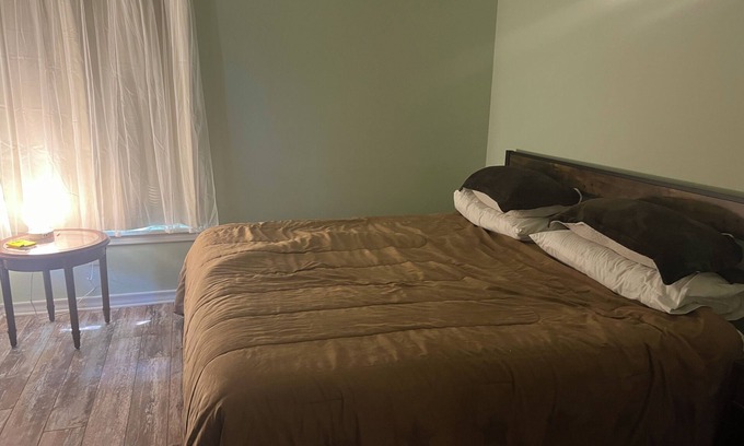 Austin Casa | Beautiful 4 bedroom 3.5 bath Home 5 minutes from Down Town Austin.