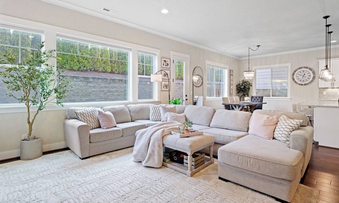 Beaverton Casa | Beautiful 4-bedroom house in Beaverton