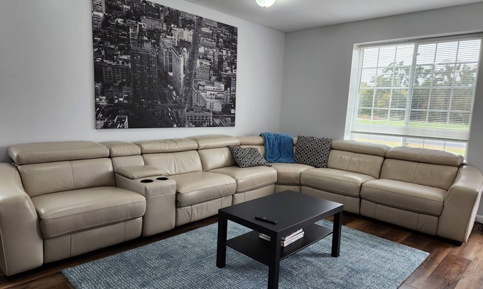 Ypsilanti Casa | Beautiful 4 bedroom home