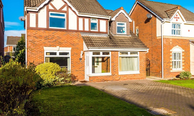Ellenbrook Casa | Beautiful 4 bedroom House in Worsley, close to City centre