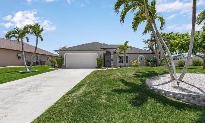 Trafalgar Casa | Beautiful 4-bedroom house with Heated Pool and WIFI in Cape Coral