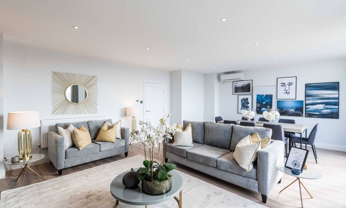 Kensington Apartamento | Beautiful 4BD Duplex Apartment nr. Kensignton with Terrace!