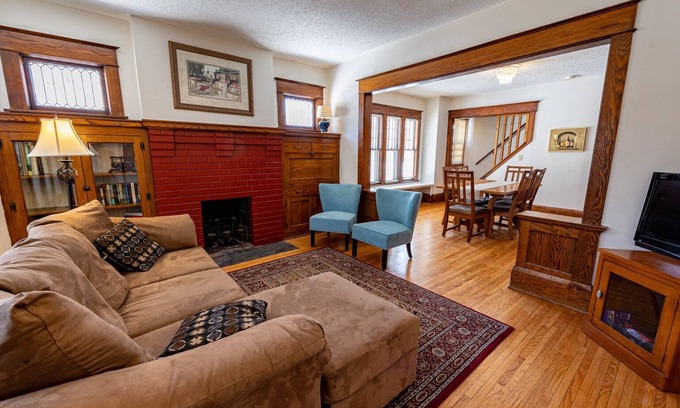 Midway Casa | Beautiful 4BR 2 bath Craftsman home, completely renovated, roomy, handy location