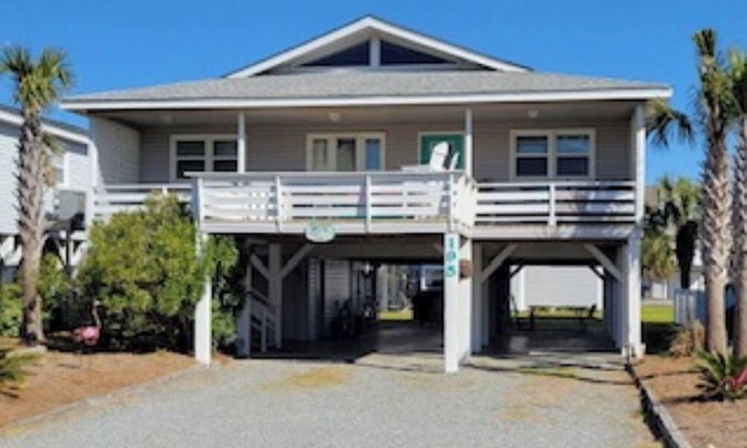 Ocean Isle Beach Cabaña | BEAUTIFUL 4BR/3BA BEACH COTTAGE STEPS AWAY FROM BEACH ACCESS.
