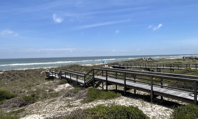 Fernandina Beach Casa | Beautiful 5 Bedroom Fully Renovated Beach Front Home!