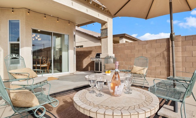 Surprise Farms Casa | Spring Training Special. Spacious 4 bedroom/Big backyard in Surprise