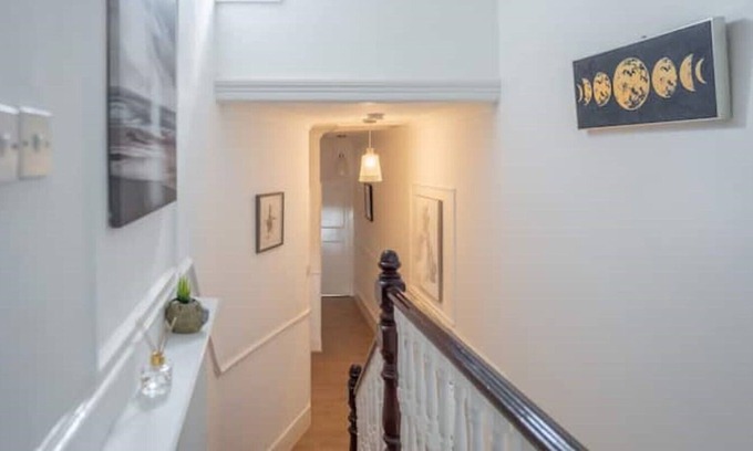 Lewisham Casa | Beautiful 5 Bedroom House With Private Garden